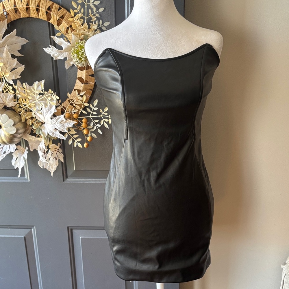 Forever 21 Black Strapless Dress